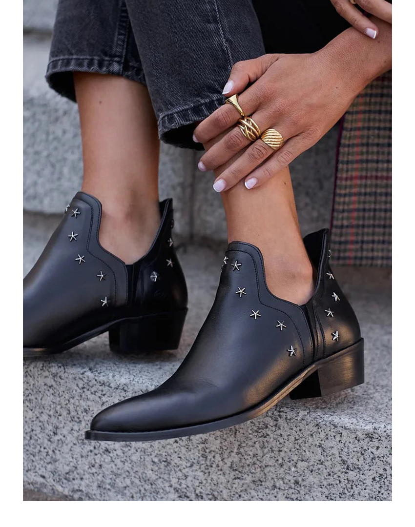 Black / 43
