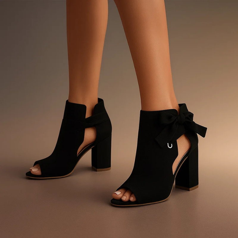 Black / 11