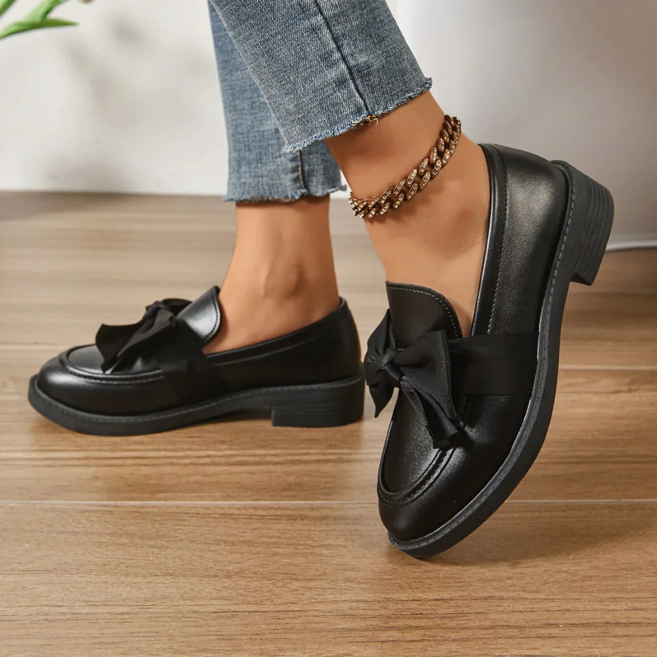 Black / 4 US | 35 EU