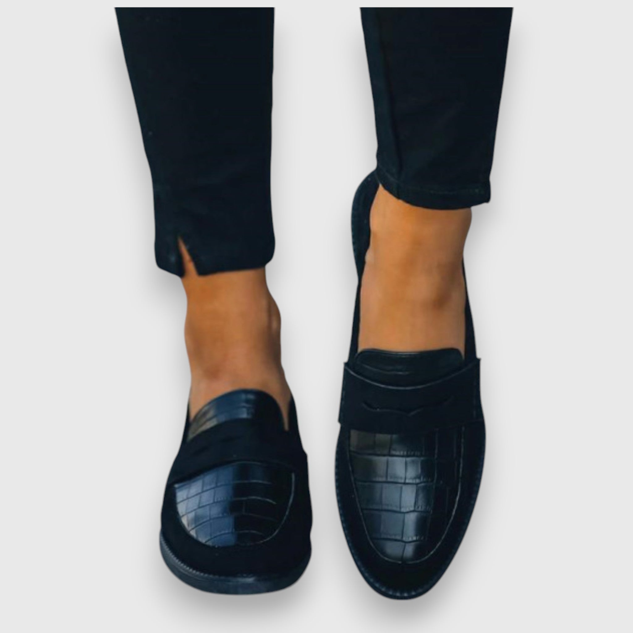 Black / 4.5