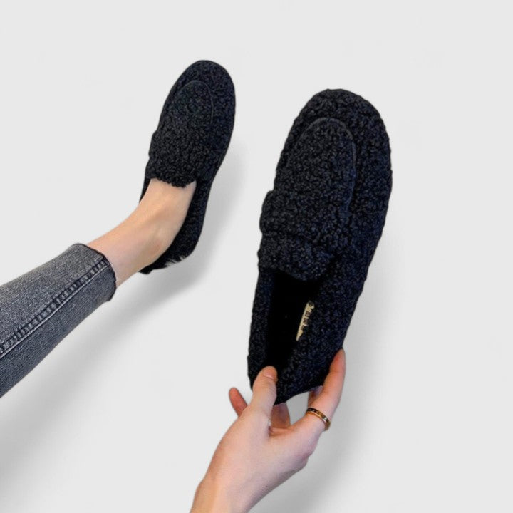 Black / 10 US | 41 EU
