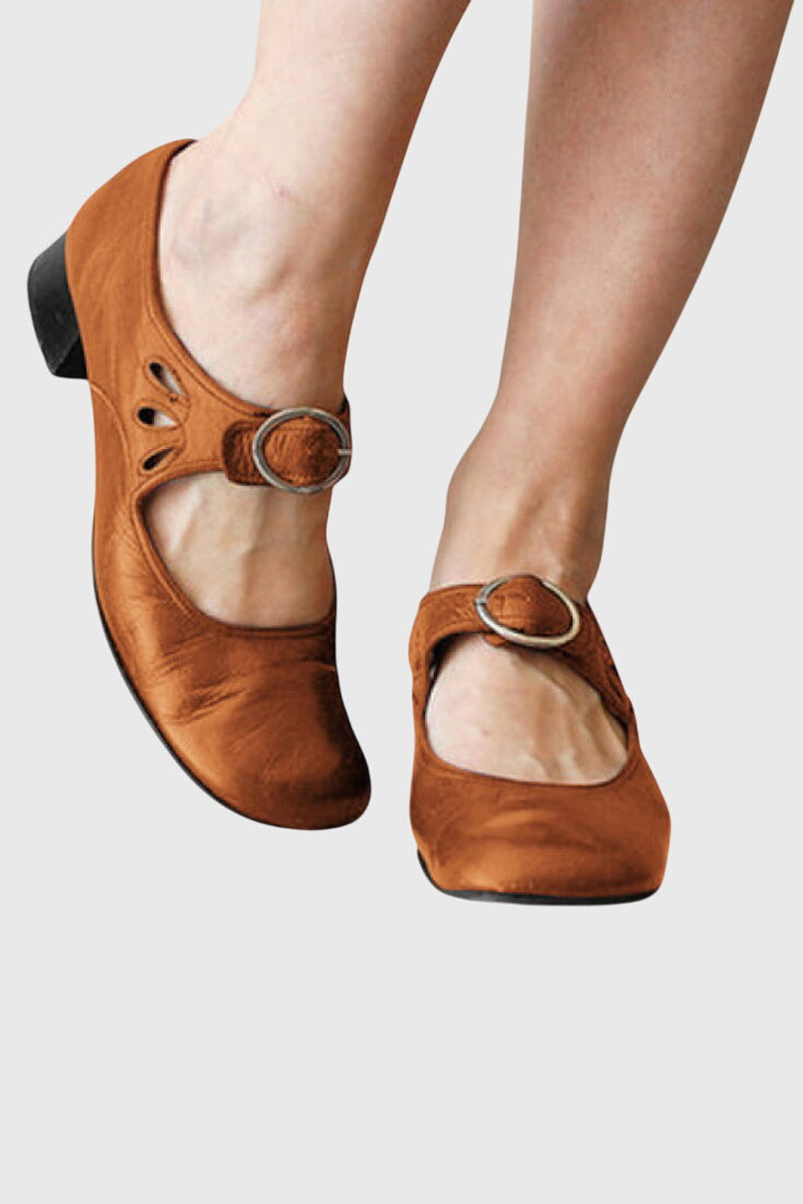 Brown / 4 US | 35 EU