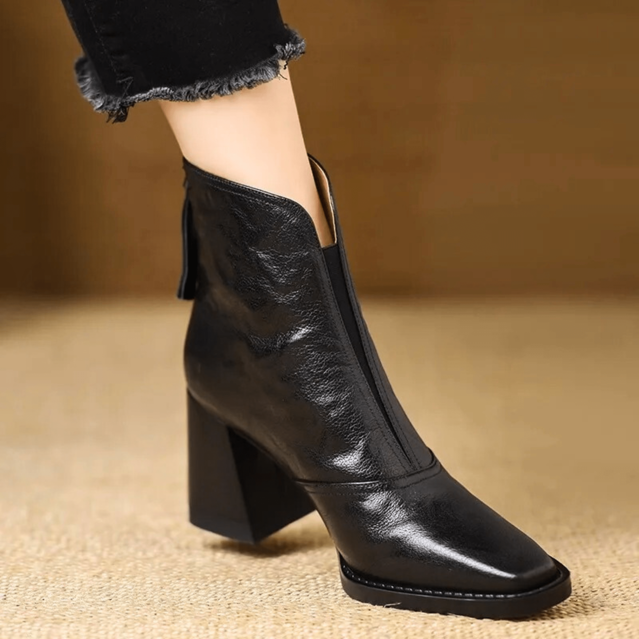 Black / US 9.5–10 (42)