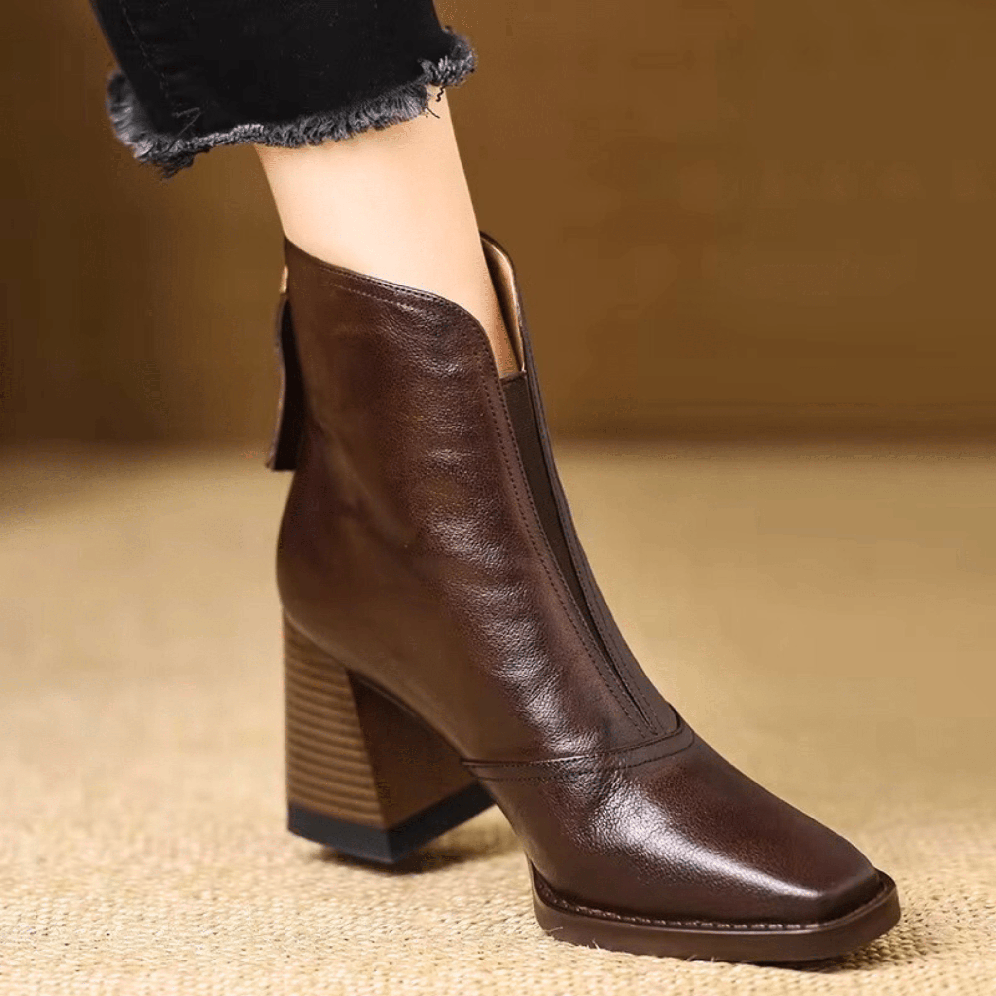 Brown / US 9.5–10 (42)